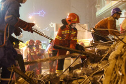 دومین تیم امدادی و واکنش سریع آتش نشانی شیراز به آبادان اعزام شد