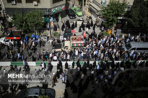 مراسم تشییع پیکر شهید صیاد خدایی صبح امروز  سه شنبه ۳ خرداد ۱۴۰۱ با حضور گسترده مردم در میدان امام حسین ( ع) برگزار شد