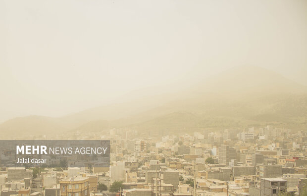 آلودگی شدید گرد و خاک در شهرهای مختلف کردستان