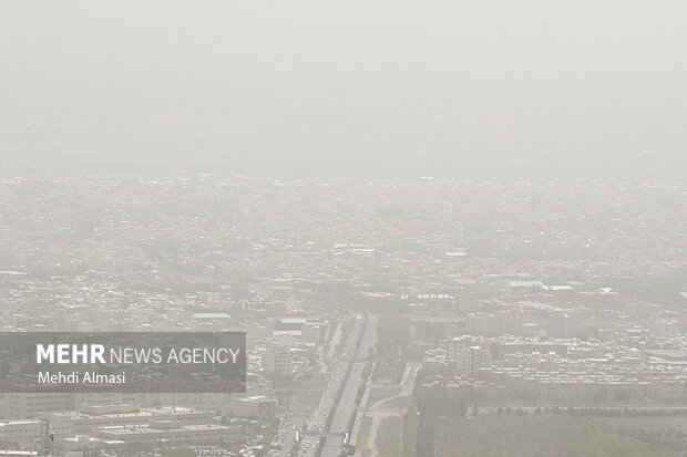 نمایی از هوای  آلوده شیراز