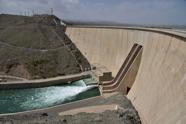خروجی سد زاینده رود برای آبیاری مزارع شرق اصفهان افزایش یافت