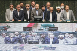 İran'daki Meclis Başkanlığı seçimlerinden fotoğraflar
