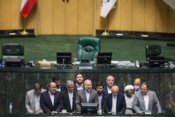 رقابت نادران با قالیباف برای ریاست مجلس/ اسامی داوطلبان نایب رئیسی