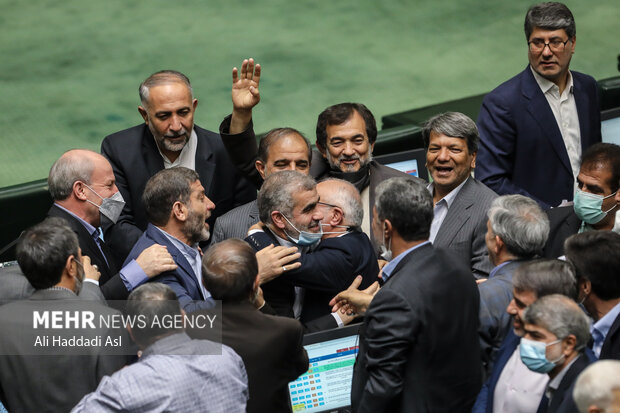 علی نیکزاد نایب رئیس مجلس شورای اسلامی در انتخابات هیأت رییسه مجلس یازدهم حضور دارد