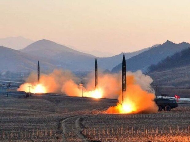 شمالی کوریا نے امریکی صدر کے جنوبی کوریا کے دورے کے اختتام پر تین میزائلوں کا تجربہ کیا