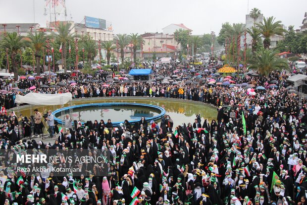 اجتماع سلام فرمانده در پیاده راه فرهنگی رشت