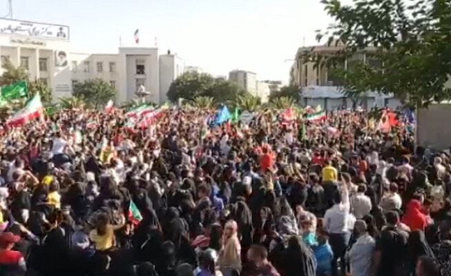 اجرای سرود «سلام فرمانده» در شیراز