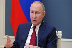 پوتین: روسیه در سایه تحریم ها قوی تر می شود