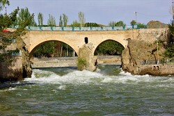 پایه‌های پل «زمان‌خان» در مسیر بازسازی و مرمت