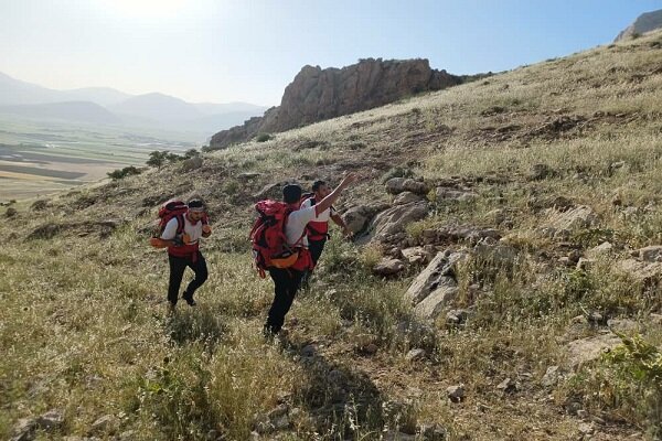 عملیات چند ساعته برای یافتن ۲ کوهنورد گرفتار در ارتفاعات کرمانشاه