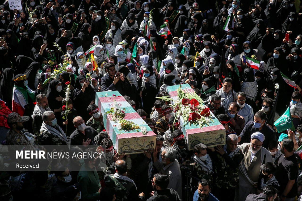 تہران کے علاقہ  نیاوران میں دو گمنام شہیدوں کی تشییع جنازہ