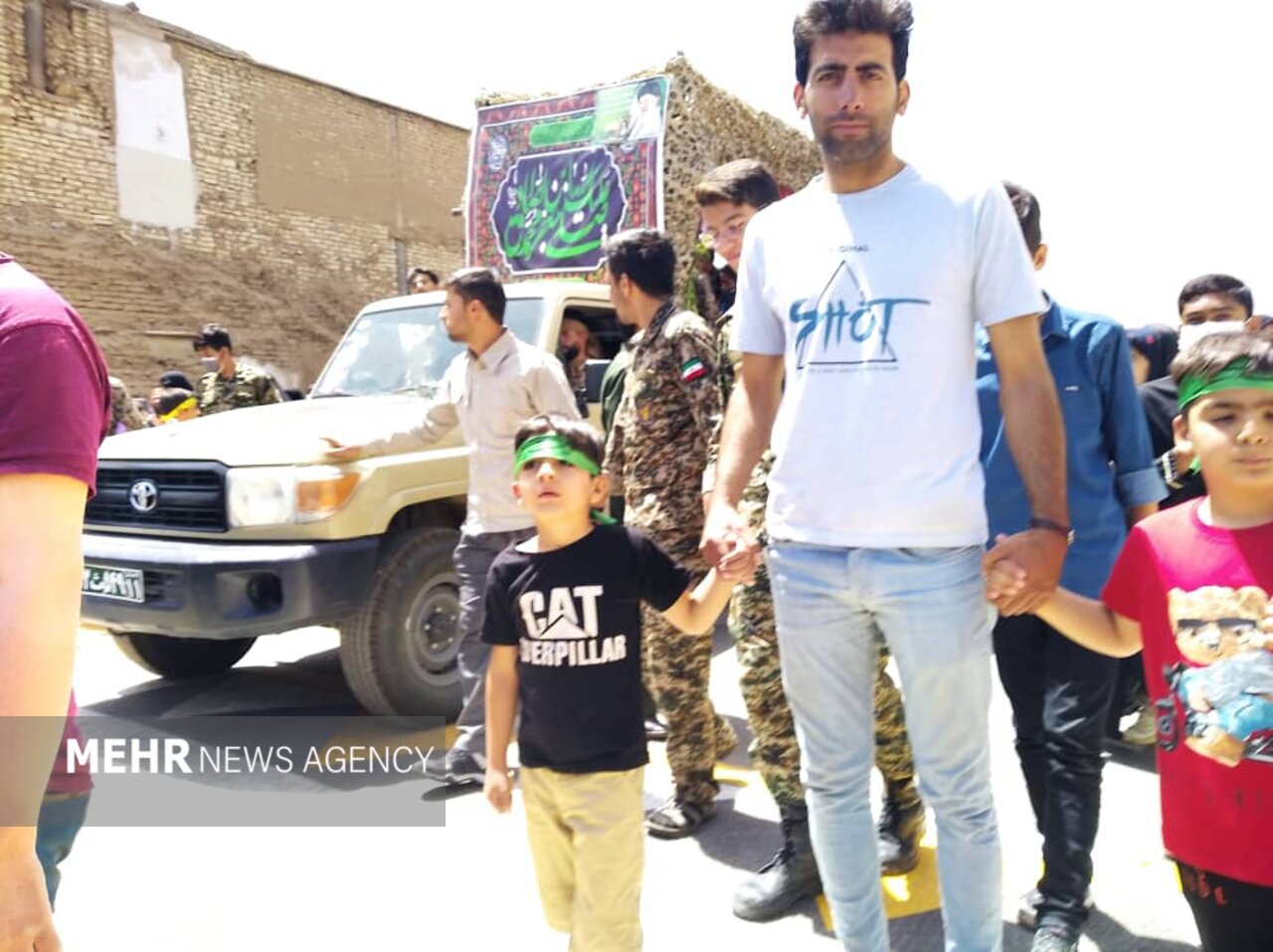 معلم شهید پس از ۴۰ سال به میهن بازگشت/تشییع در دهاقان