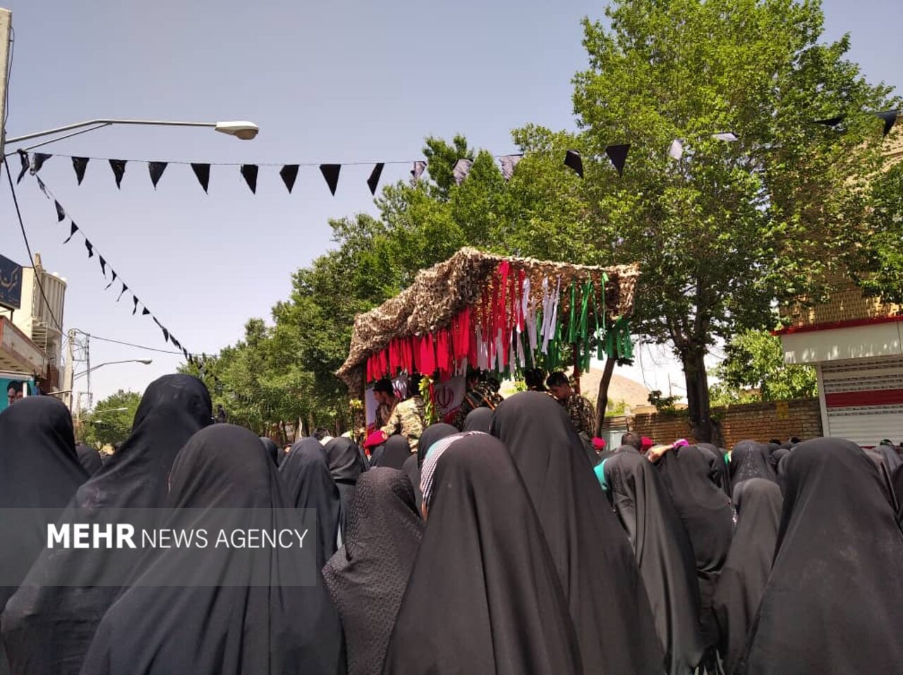 معلم شهید پس از ۴۰ سال به میهن بازگشت/تشییع در دهاقان