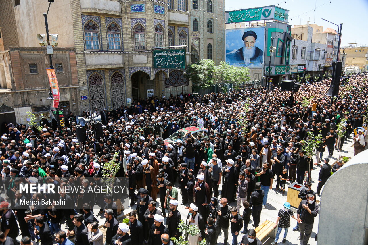 قم سوگوار صادق آل محمد(ص) شد/حرکت دسته های عزادار به سمت حرم مطهر
