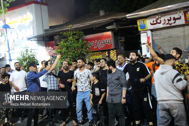 شادی مردم انزلی پس از صعود ملوانان به لیگ برتر