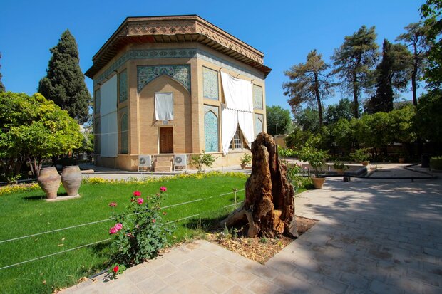 نقاشی های موزه پارس در حال خاک خوردن/ نظری به «باغ نظر» کنید