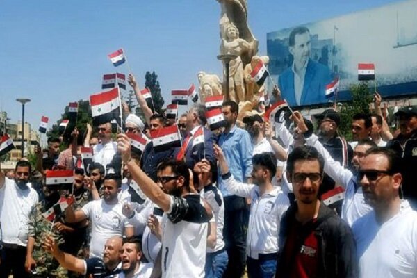 برگزاری تظاهرات ضد آنکارا در حلب/ حملات توپخانه ترکیه به حومه رقه