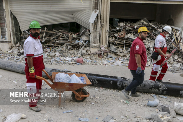 Rescue operations continue in Abadan's Metropole building
