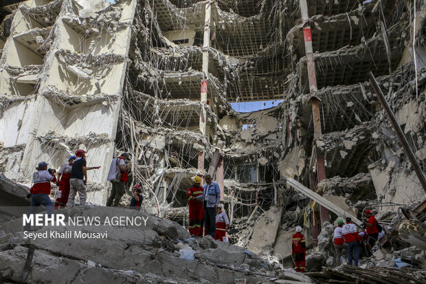 عشقها و آرزوهایی که زیر متروپل دفن شد / کسبه بلاتکلیف هستند