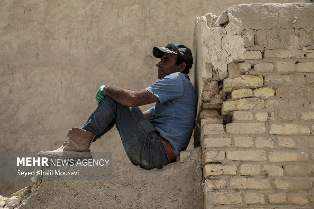 عشقها و آرزوهایی که زیر متروپل دفن شد / کسبه بلاتکلیف هستند