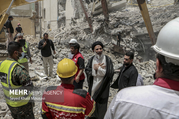 Rescue operations continue in Abadan's Metropole building
