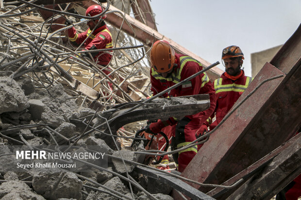 Rescue operations continue in Abadan's Metropole building
