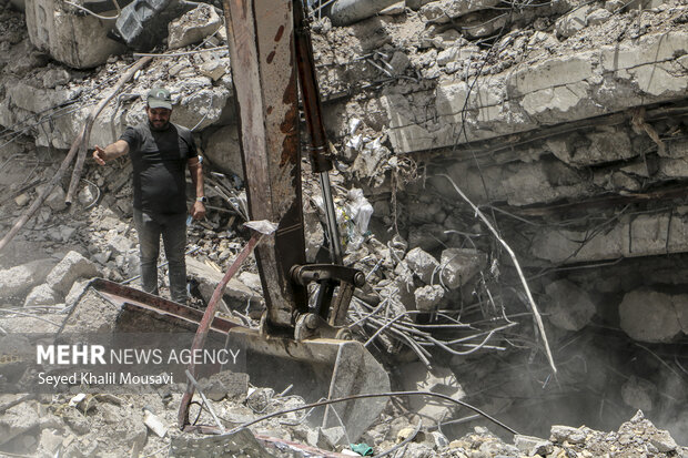 Rescue operations continue in Abadan's Metropole building
