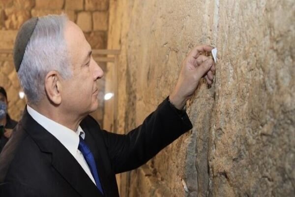 حضور تحریک آمیز نتانیاهو در جمع صهیونیستها در مقابل «دیوار بُراق»