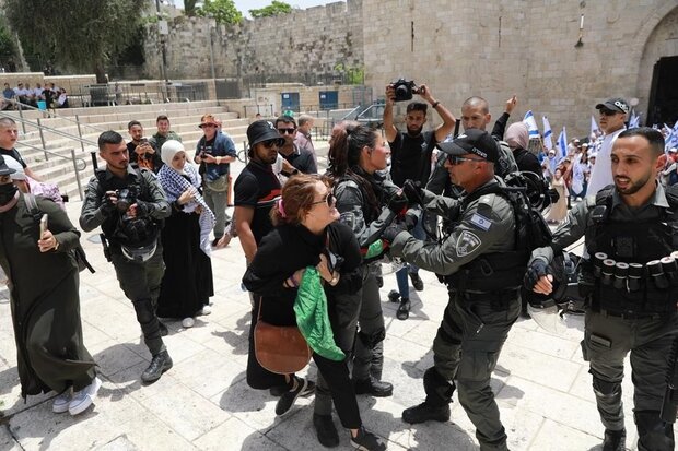 اعتداء قوات الاحتلال الصهيوني على الفلسطينيين المرابطين بالمسجد الأقصى