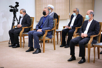 Leader holds meeting with Tajik president in Tehran 
