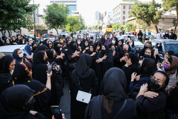 مراسم خوزستانی های مقیم تهران برای یادبود جان باختگان متروپل