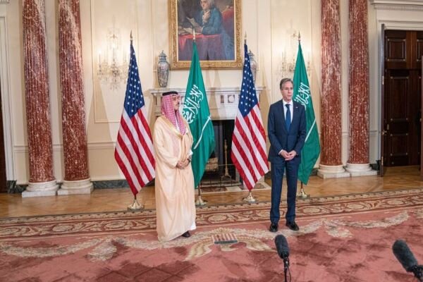 رایزنی وزرای خارجه آمریکا و عربستان درباره ایران، یمن و اوکراین