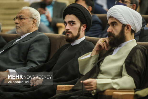 Balance Foreign Policy Symposium in Imam Khomeini’s School