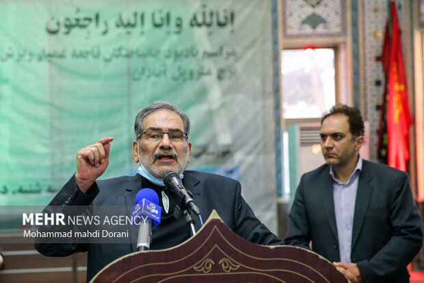 علی شمخانی دبیر شورای عالی امنیت ملی در مراسم یادبود جان باختگان ساختمان متروپل سخنرانی کرد