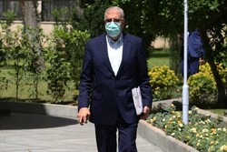 İran Petrol Bakanı Bakü'ye gitti