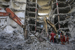 ارتفاع عدد ضحايا انهيار مبنى "متروبول" الى 41 شخصا