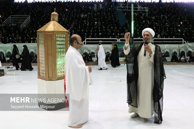 همایش زائران حج تمتع در مشهد