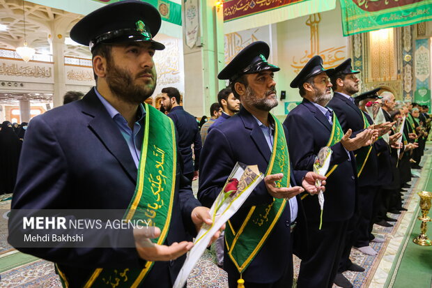 آئین خطبه خوانی خادمان در حرم بانوی کرامت برگزار شد