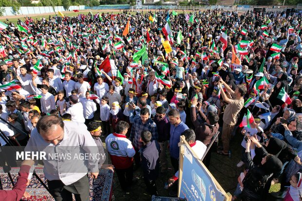 اجتماع بزرگ هم خوانی « سلام فرمانده» در شهرری اجتماع بزرگ هم خوانی « سلام فرمانده» در شهرری