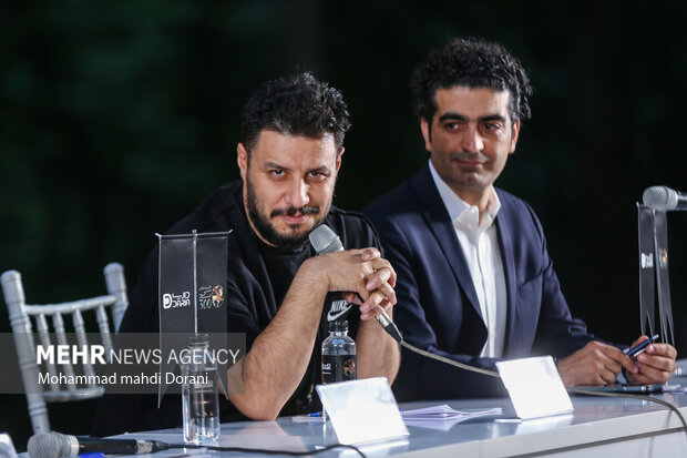 جواد عزتی در نشست خبری کنسرت نمایش سی‌صد حضور دارد