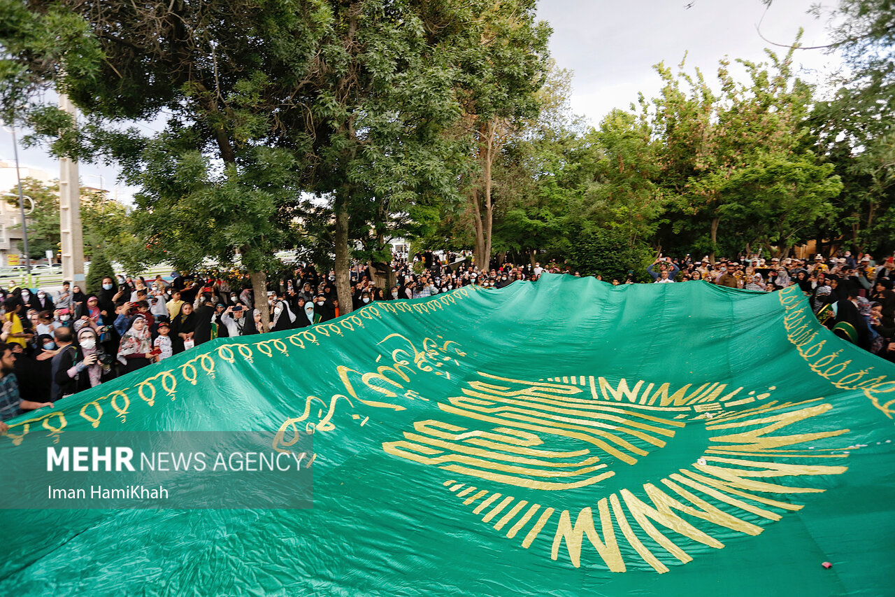 اهتزاز پرچم امام رضا(ع) در همدان