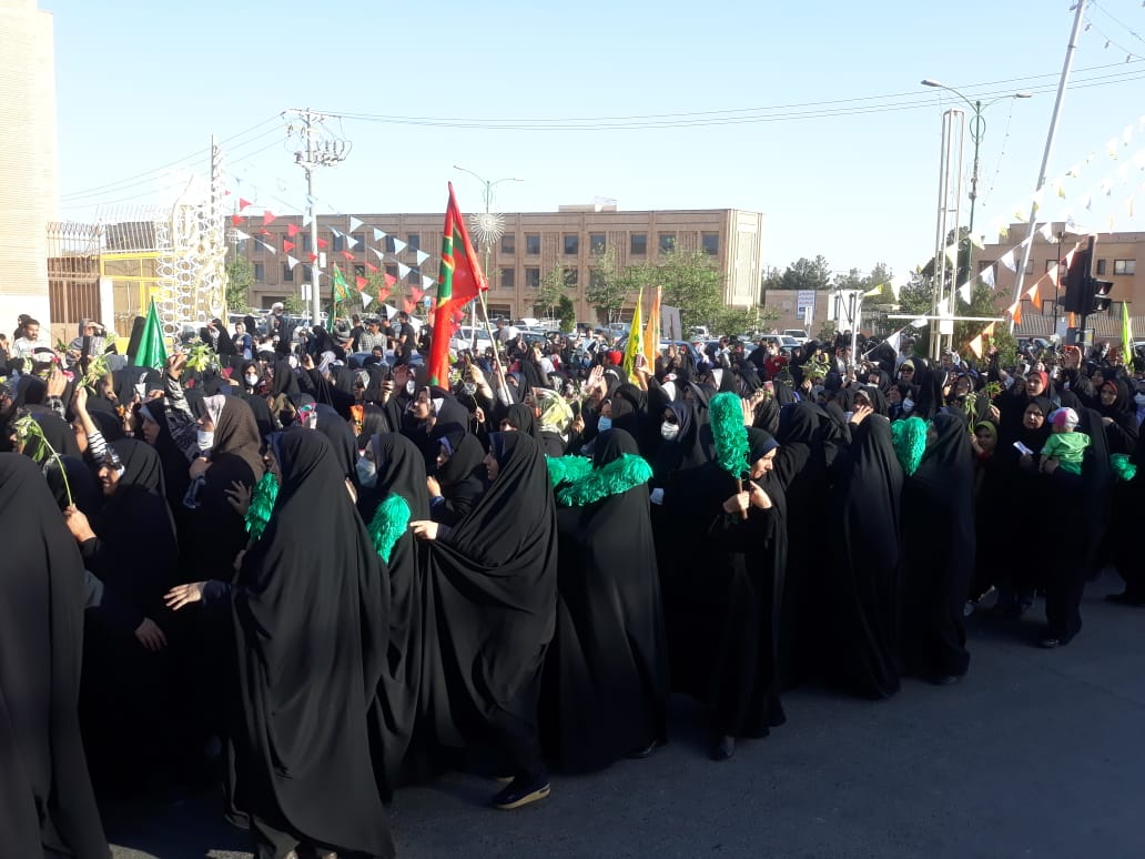 راهپیمایی کاروان بزرگ دختران اصفهانی در مسیر خواهر خورشید