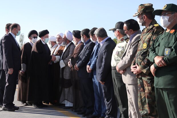 استقبال مسئولان ارشد آذربایجان شرقی از رئیس جمهور