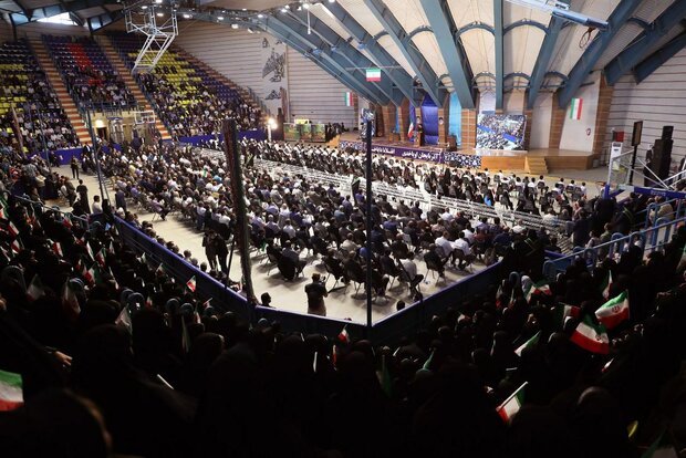 دولت به خدمتگزاری مردم افتخار می کند