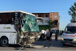 تصادف اتوبوس در جاده شهربابک - سیرجان ۲۲ زخمی به جای گذاشت