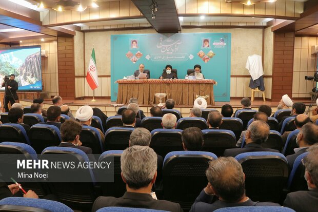 جلسه شورای اداری و نشست خبری رییس جمهور در تبریز