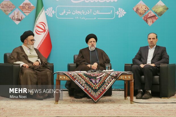 جلسه شورای اداری و نشست خبری رییس جمهور در تبریز