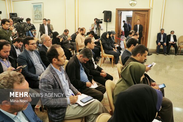 جلسه شورای اداری و نشست خبری رییس جمهور در تبریز