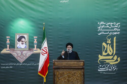 ایرانی صدر کا حضرت امام خمینی (رہ) کے حرم مطہر میں عوام سے خطاب