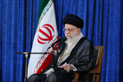 قائد الثورة الاسلامية يؤكد على كشف مؤامرات الصهاينة في مراسم الحج